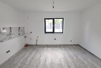 Persoana fizica-Casa 5 camere Visan Bucium,500 mp teren,Incalz. pard - 2