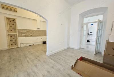 Apartament cu 3 camere semidecomandat în Central