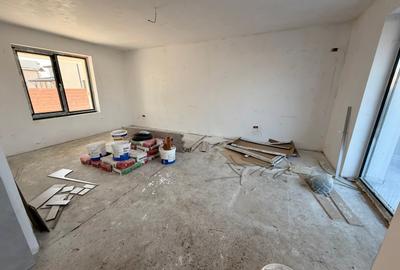 Casă cu 4 camere cu Canalizare în Sud - 2