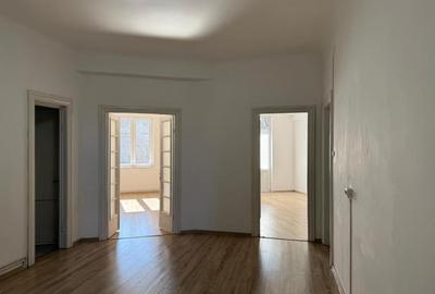 Spațiu comercial, de 90 mp, în P-ța Victoriei - 4