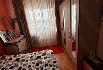 Apartament 3 camere decomandat mobilat etaj3 - 9