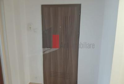 Apartament cu 3 camere semidecomandat în Universitate - 8