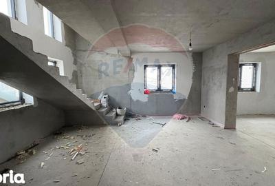 Casă cu 6 camere cu Teren 822 Mp în Central - 2
