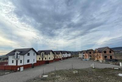Casă cu 3 camere cu Teren 400 Mp în Reghin - 2