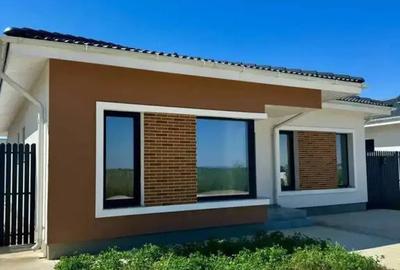 Casă cu 4 camere cu Teren 400 Mp în Ferme - 9