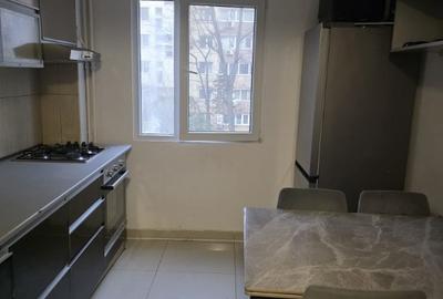 Apartament cu 4 camere decomandat în Apusului - 10