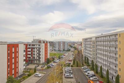 De vanzare: spatiu in care lumina spune doar jumatate din poveste - 17