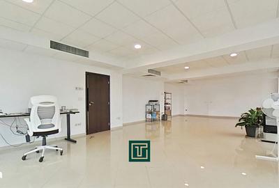 Spațiu comercial, de 886 mp, în Central - 1