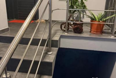 Apartament cu 3 camere în Central - 1