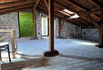 Investiție - 2 camere la mansardă 18 mp + pod 166 mp + teren 60 mp / comision 0% - 11