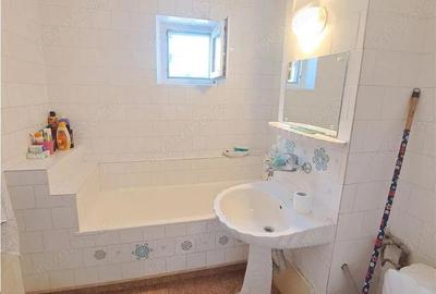 Apartament cu 3 camere decomandat în Girocului - 4