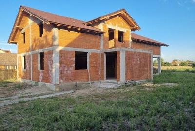 Casă cu 4 camere în Cenad - 1