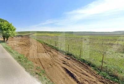 Teren de 4700 mp, în Central