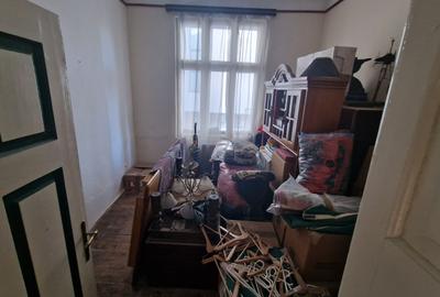 Casă cu 4 camere cu Canalizare în Central - 4