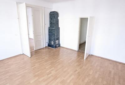 Casă individuală cu 6 camere cu Canalizare în Andrei Mureșanu - 2