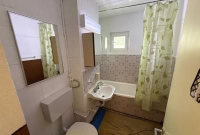 Apartament cu 3 camere decomandat, mobilat în Micro 11 - 17