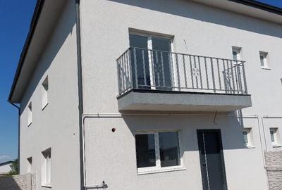 Vila 3 camere+Mansarda - La cheie - Toate utilitatile- Mutare imediata - 2