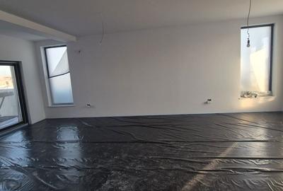 Casă cu 4 camere cu Teren 500 Mp în Km 5 - 6