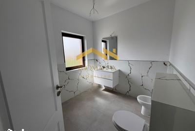 Casă cu 4 camere cu Teren 250 Mp în Sânmihaiu Român - 3