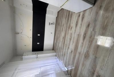 Apartament cu 3 camere decomandat în Florești