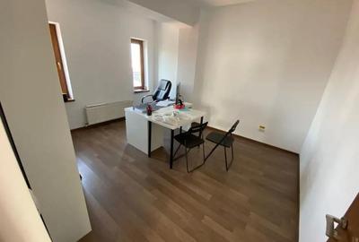 Spațiu comercial, de 60 mp, în Central - 6