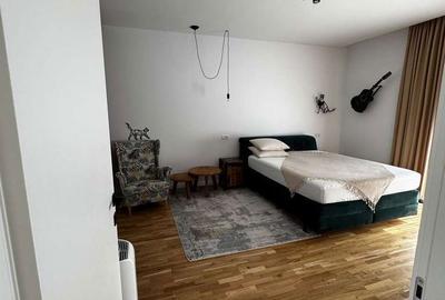 Casă cu 5 camere cu Teren 500 Mp în Corbeanca