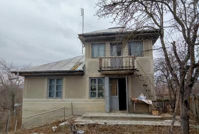 Casă cu 4 camere în Fichitești - 7