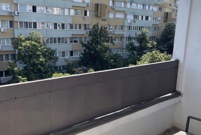 Apartament cu 3 camere decomandat în Drumul Taberei