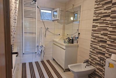 Casă individuală cu 3 camere cu Canalizare în Central - 23