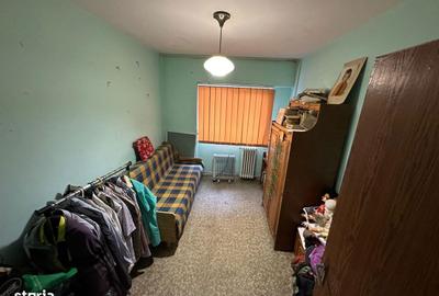 Apartament cu 3 camere decomandat în Independenței - 9