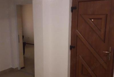Apartament cu 3 camere semidecomandat în Central - 9