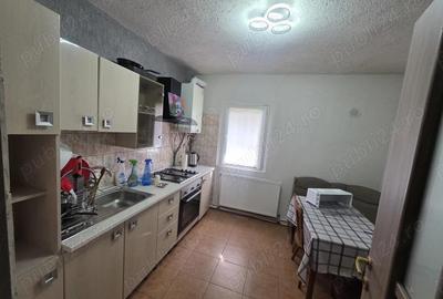 Inchiriez apartament 3 camere central - 3