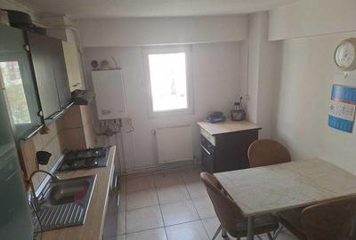 Apartament cu 3 camere decomandat, mobilat în Calarași 4 - 5