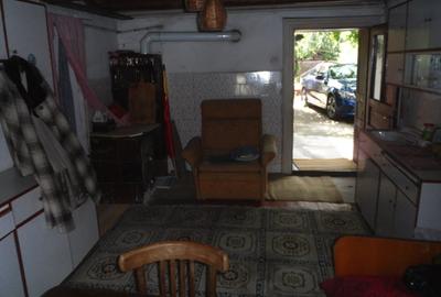 Casa/ gospodarie  saseasca in sat Bunesti, judet Brasov. Pe drumul spre VISCRI. - 3