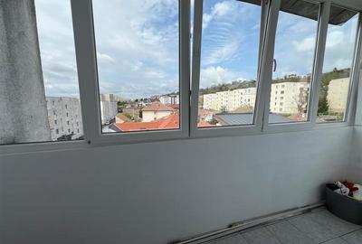 De inchiriat apartament 3 camere in Tudor - 8