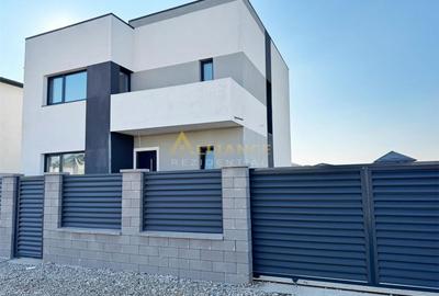 Casă cu 4 camere cu Teren 375 Mp în Berceni