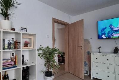 Apartament 3 camere decomandat,etajul 1,renovat,mobilat modern,155000 Euro - 2