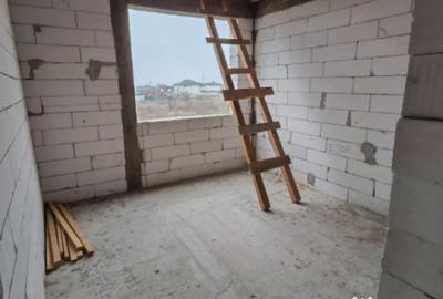 Casă cu 4 camere cu Teren 450 Mp în Malu Mare - 9