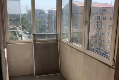 Apartament cu 2 camere decomandat în Km 5 - 5