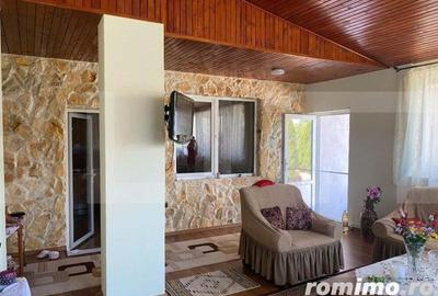 Casa 8 camere 350 mp Utvin aproape de centrul comunei 1760mp teren 23ml front - 2