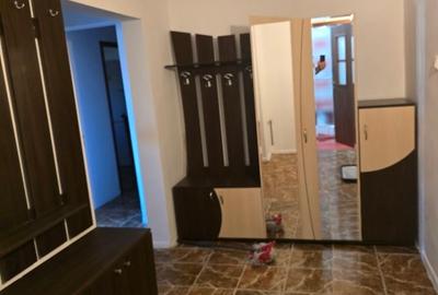 Apartament cu 3 camere decomandat, mobilat în Micro 12 - 2
