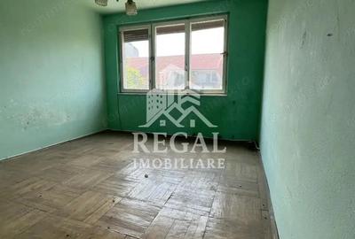 Apartament cu 2 camere, Micro 4 Etaj 4/4 - 2