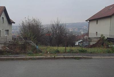 Teren de 700 mp, în Central