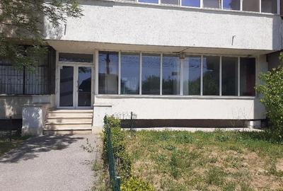 Spațiu comercial, de 71 mp, în Popoveni - 2