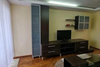 Apartament cu 3 camere decomandat în Tudor - 9