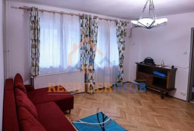 Apartament cu 3 camere semidecomandat, mobilat în Militari