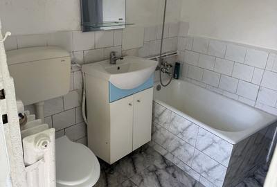 Casă cu 4 camere decomandat în Central - 1