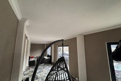 Casă cu 3 camere în Dâmbovița - 1