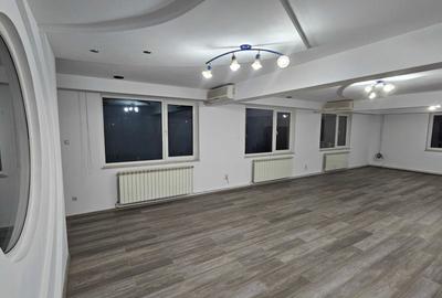 Spațiu comercial, de 82 mp, în Central - 2