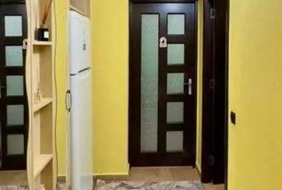 Garsonieră decomandată în Titan